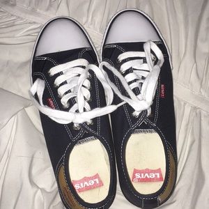 Levi’s Stan Bucks shoes